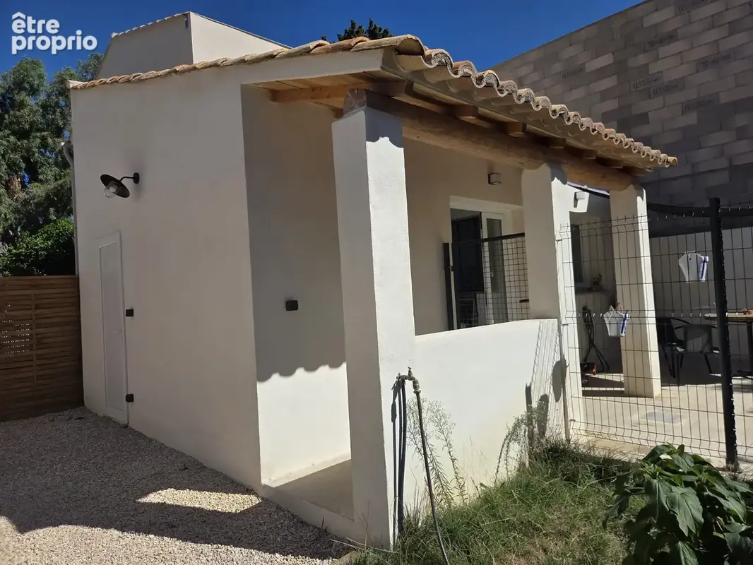 Mas rénové 110 m2 + dépendance   centre Boulbon - photo 3