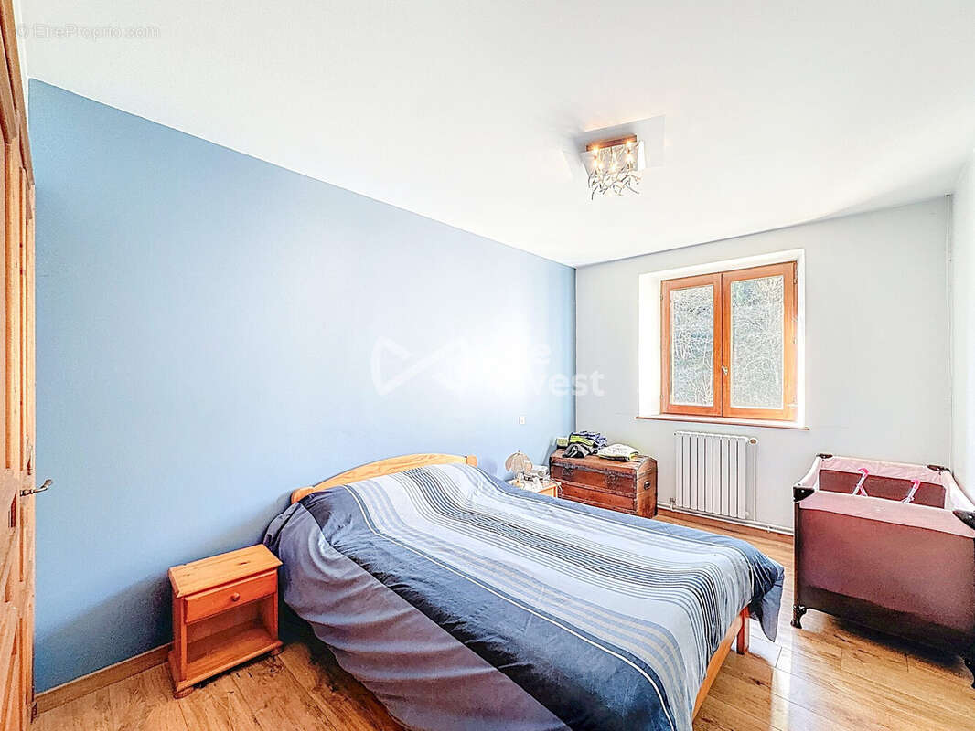 Commerce 462 m² à Saint-Sauveur-En-Rue  - photo 9