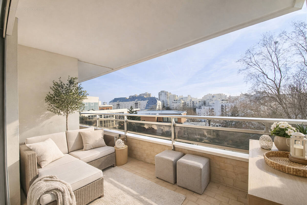 Appartement à COURBEVOIE
