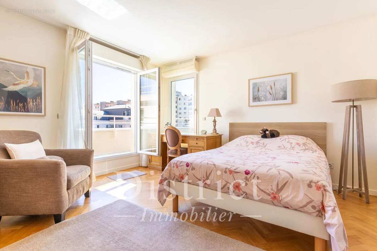 Appartement à CHATILLON