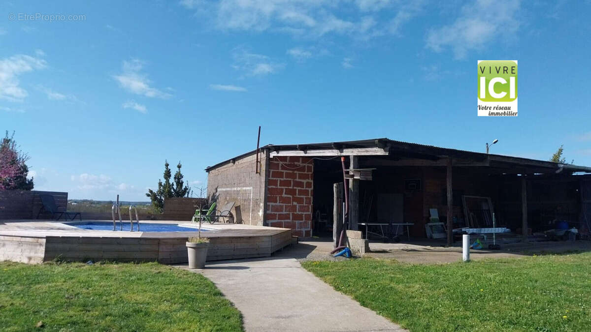 Maison à LA CHAPELLE-BASSE-MER