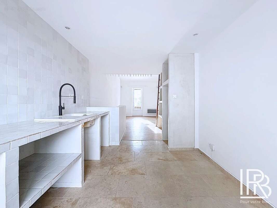 Appartement à MARSEILLE-6E