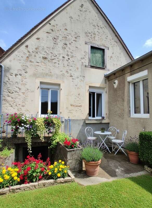 Maison à SAINT-MARCEL