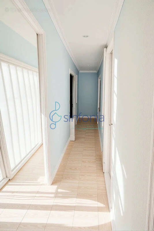 Maison à GALLARGUES-LE-MONTUEUX