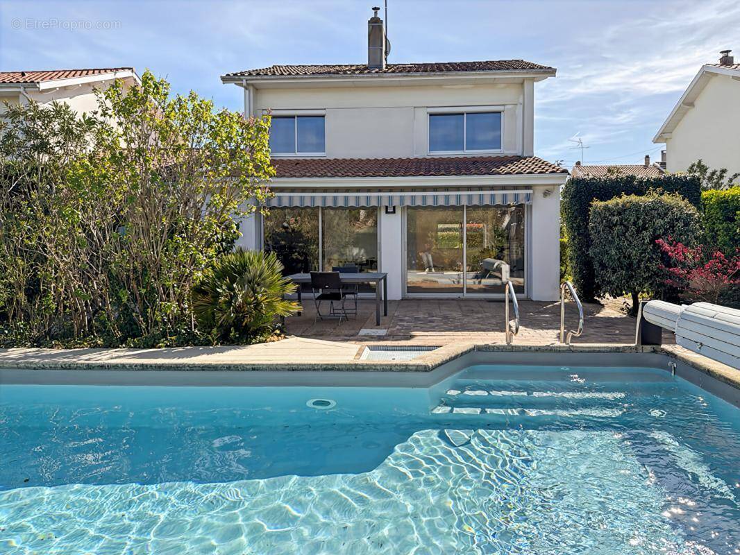 Maison à LE HAILLAN