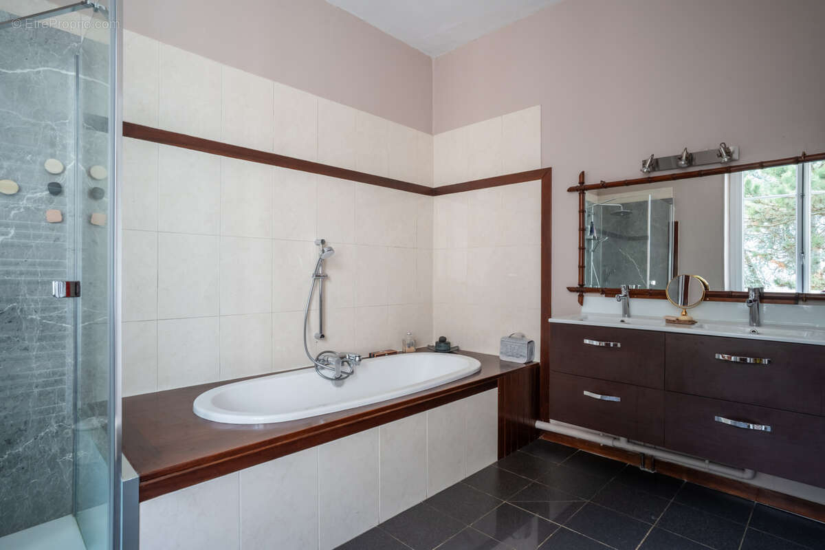 Maison à LE VESINET