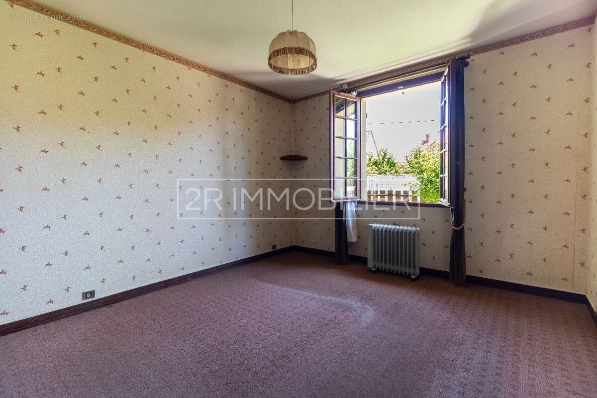 Maison à CONCHES-SUR-GONDOIRE