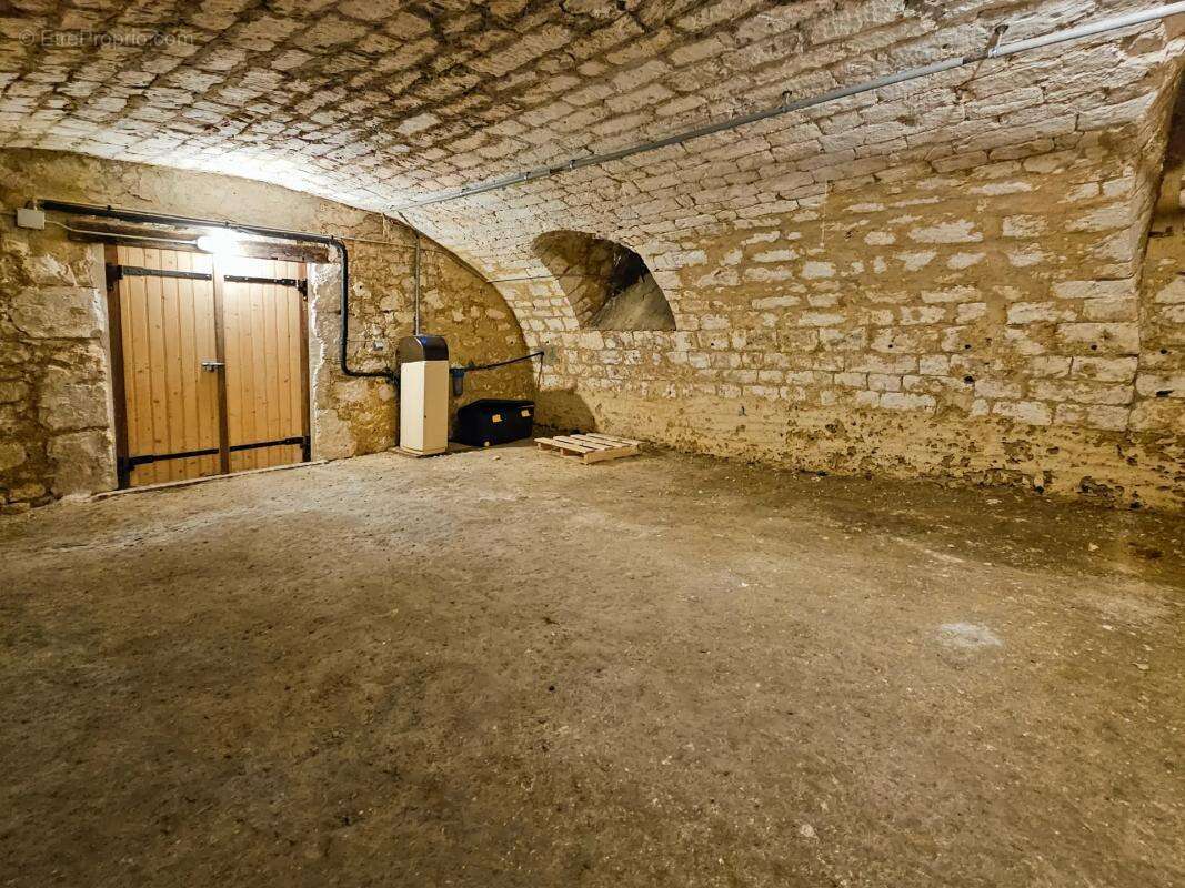 Maison à MILLY-SUR-THERAIN