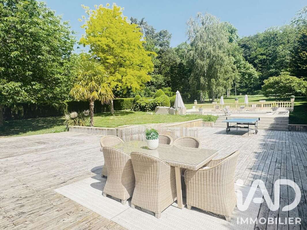 Maison 165 m² à Montfort-L'amaury  - photo 4