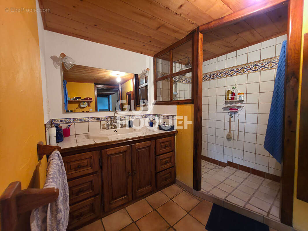 Maison à SAINT-BARTHELEMY-LESTRA