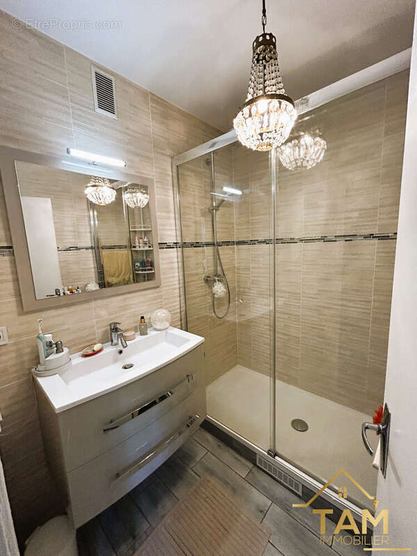 Appartement à FONTENAY-LE-FLEURY