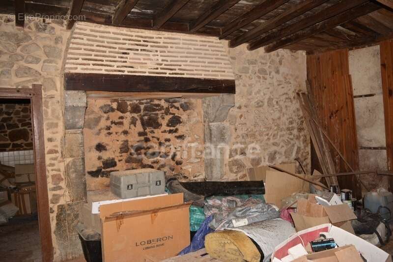 Grange  sur terrain constructible de 8267 m2  en partie boisé  à CRUX LA VILLE (58330) - photo 2