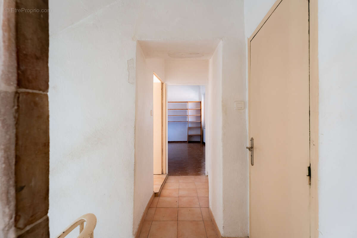 Maison à SIMIANE-COLLONGUE