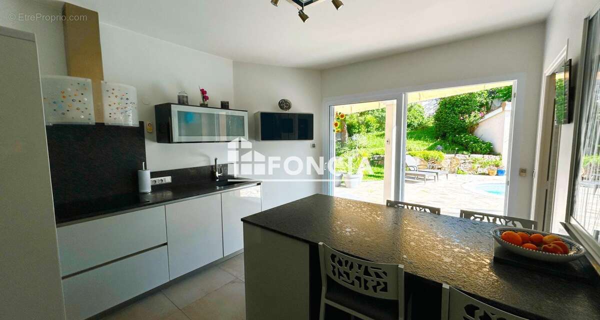 Villa d'exception 238m² -Piscine & Espace Bien-être - St-Chamond - photo 12