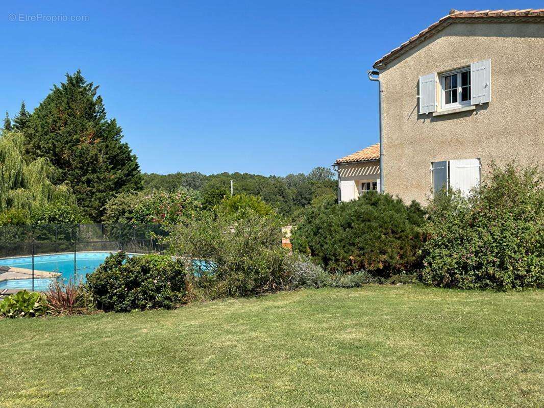 Sauveterre De Guyenne - photo 2
