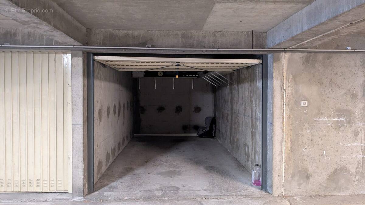 Parking à LYON-3E
