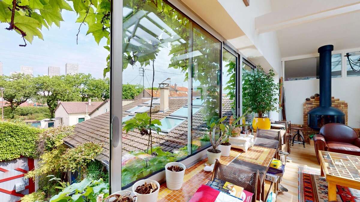 Appartement à IVRY-SUR-SEINE