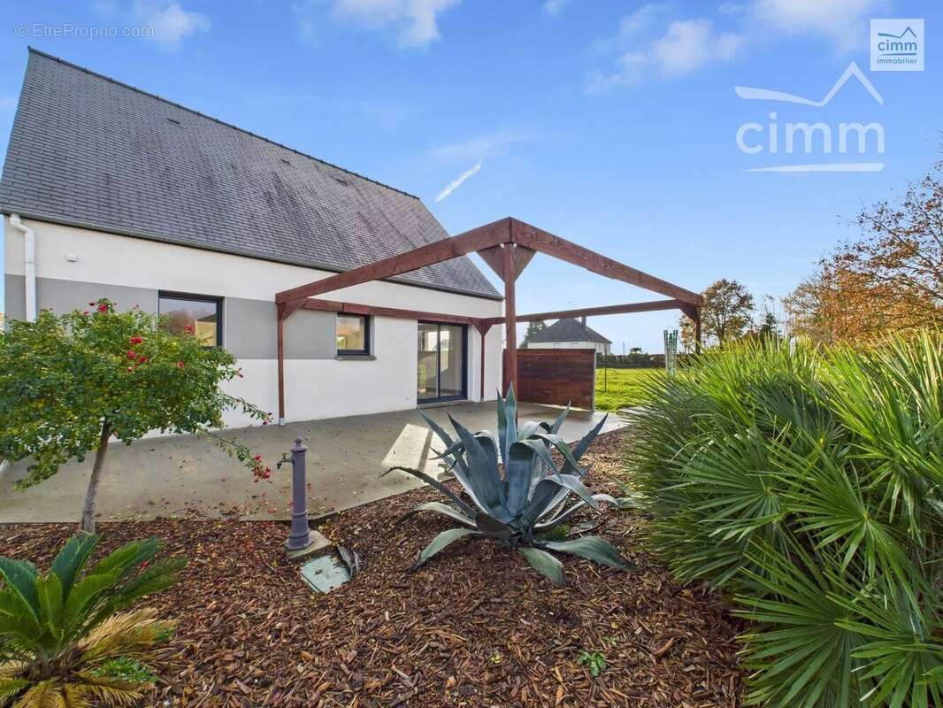 Maison à LES BRULAIS