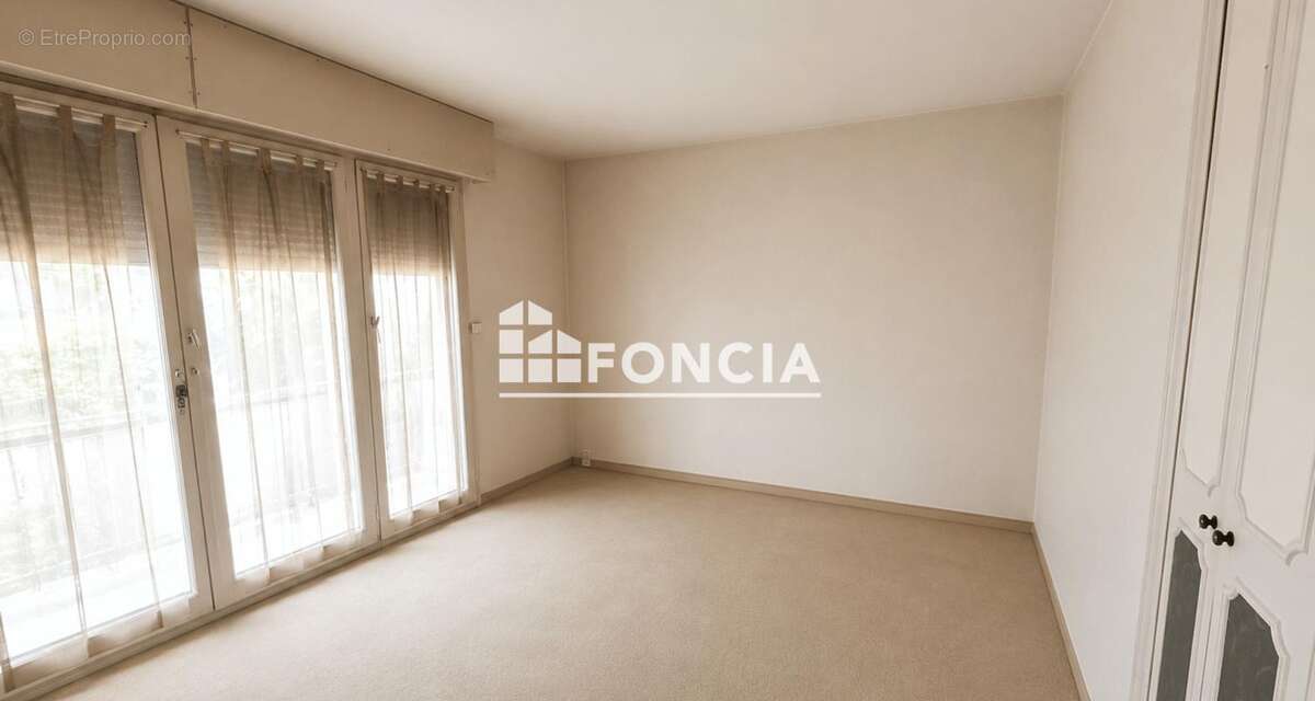 Parc Bordelais / Primerose : 79 m² traversants, 2 balcons, exposition sud et fort potentiel de valorisation - photo 7