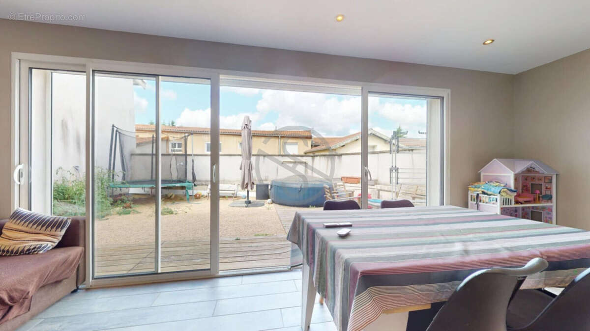 Appartement à SOLAIZE