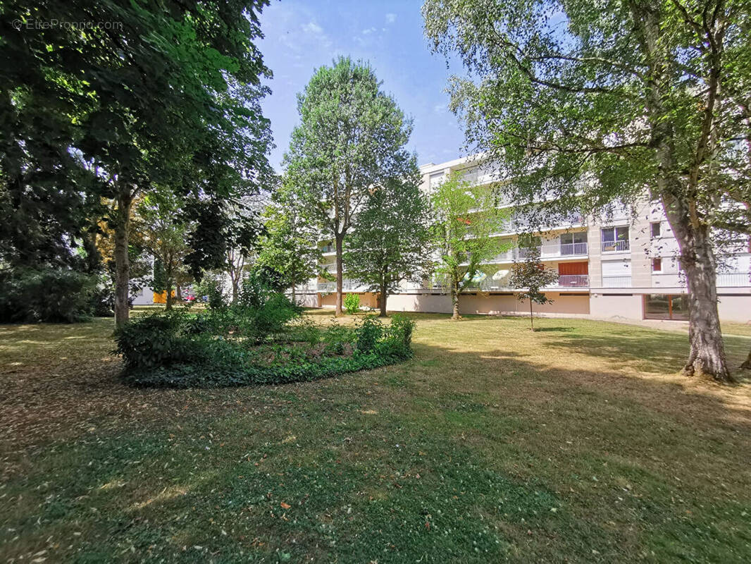 Appartement à EPERNON