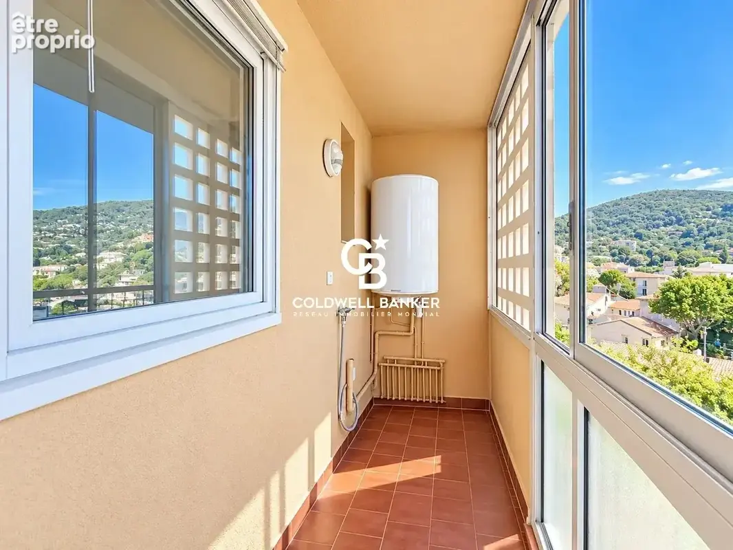 Draguignan – lumineux t4 rénové avec vue dégagée et grand balcon - photo 4