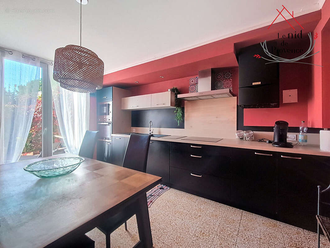 Maison à SAINTE-CECILE-LES-VIGNES