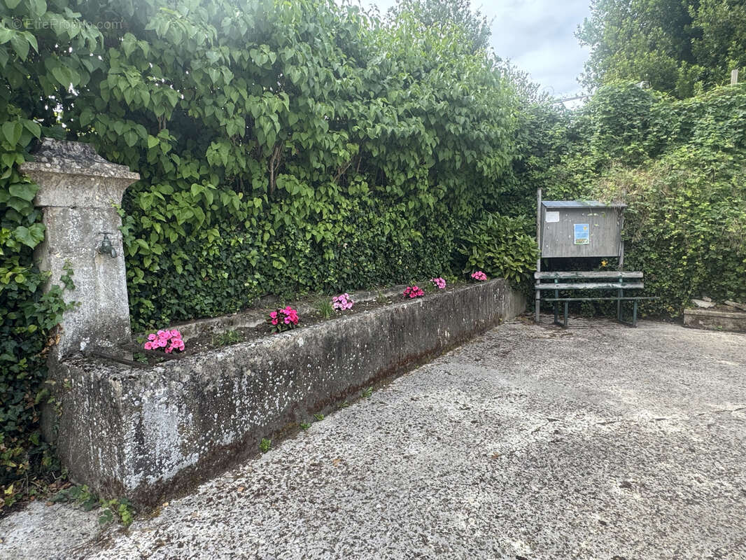 Maison à MONAY
