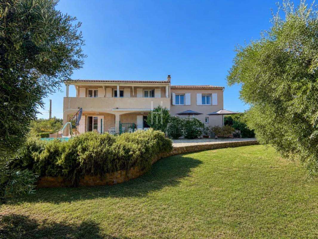 Aureille - Maison familiale avec piscine - photo 2