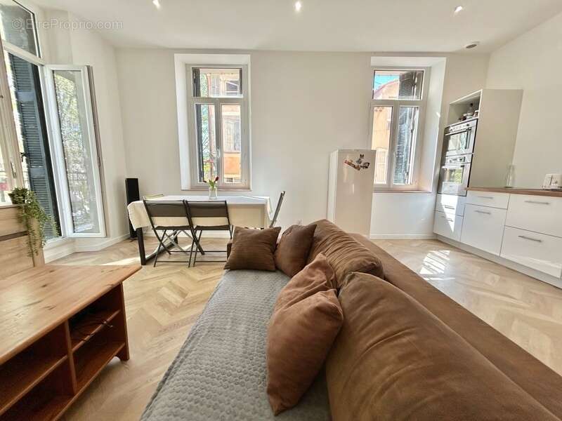 Appartement à LE MUY