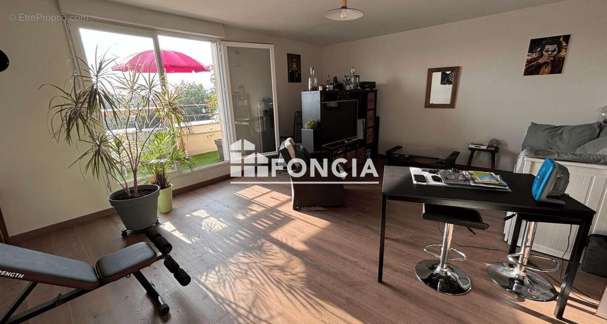 Appartement à SAINT-JEAN-DE-BRAYE