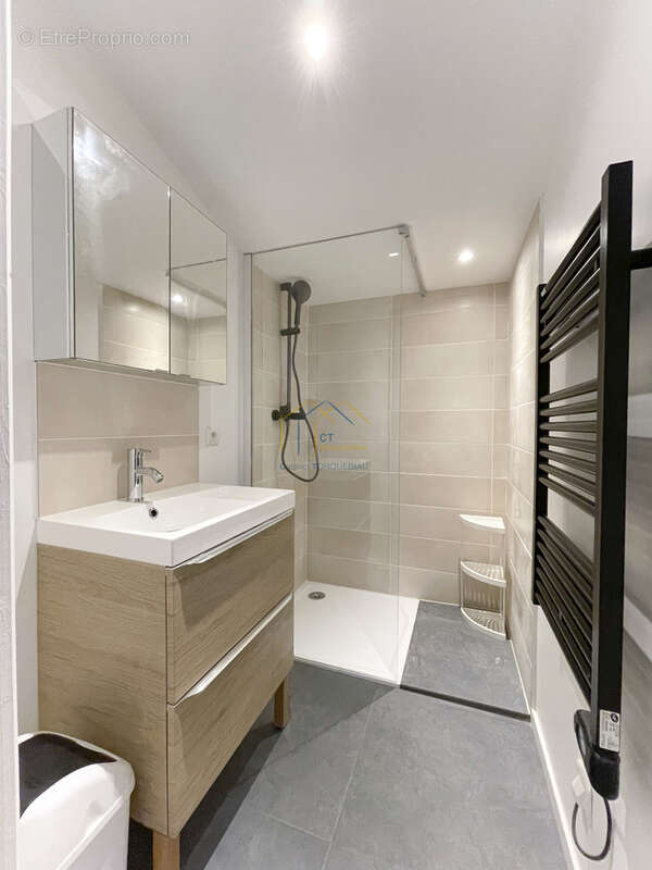 Appartement à ANIANE
