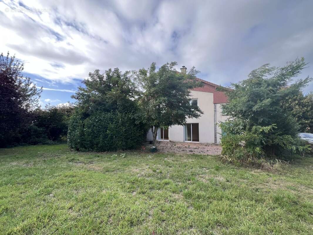 Maison à CHICHEBOVILLE