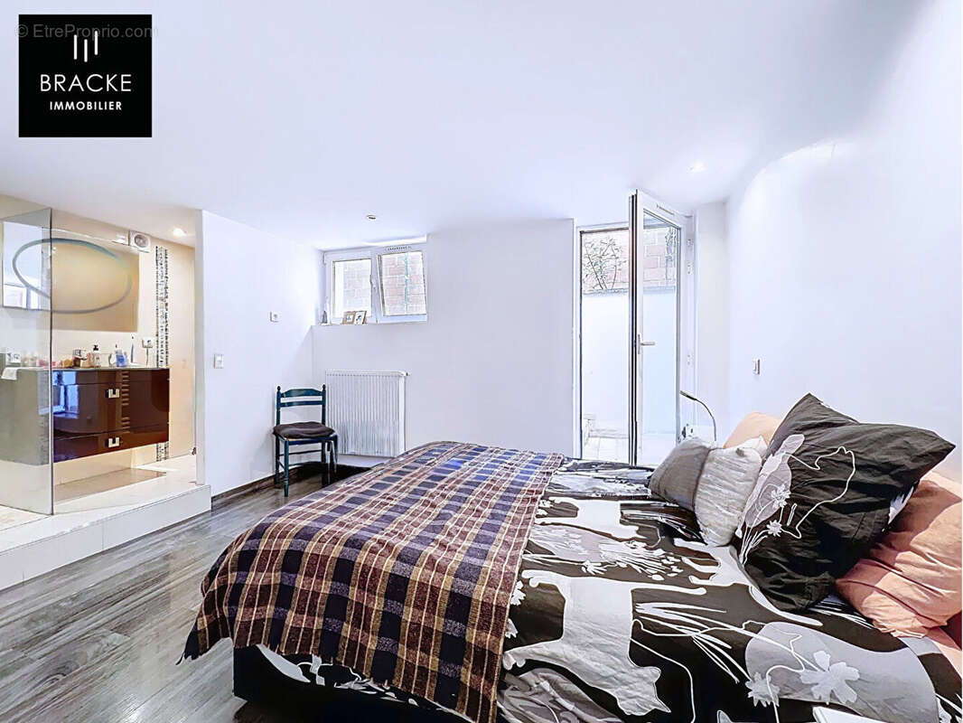 Appartement à COURBEVOIE