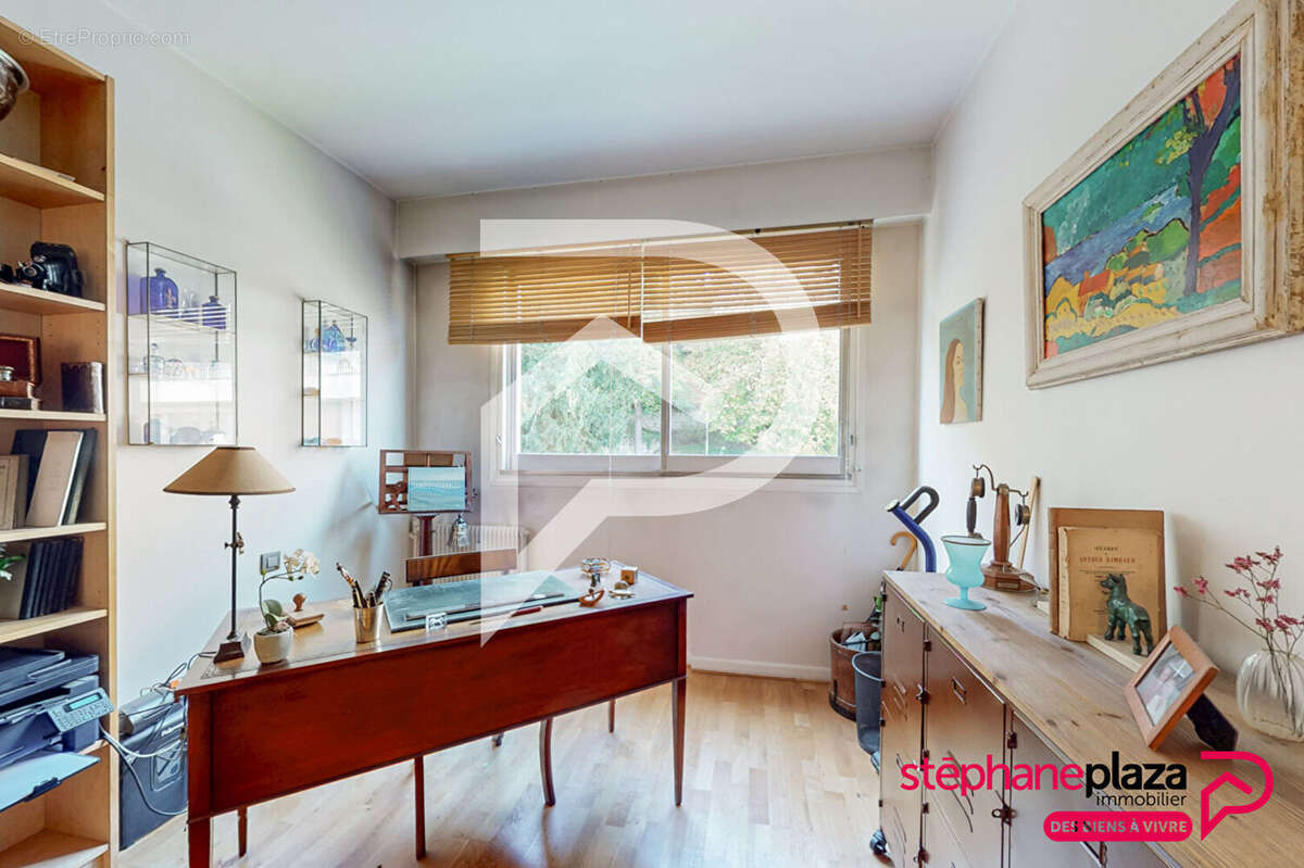 Appartement à LE MESNIL-LE-ROI