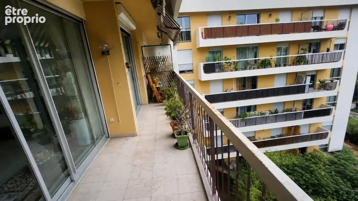 Cimiez – 56 m², terrasse, piscine, parking : le 2 pièces idéal - photo 3