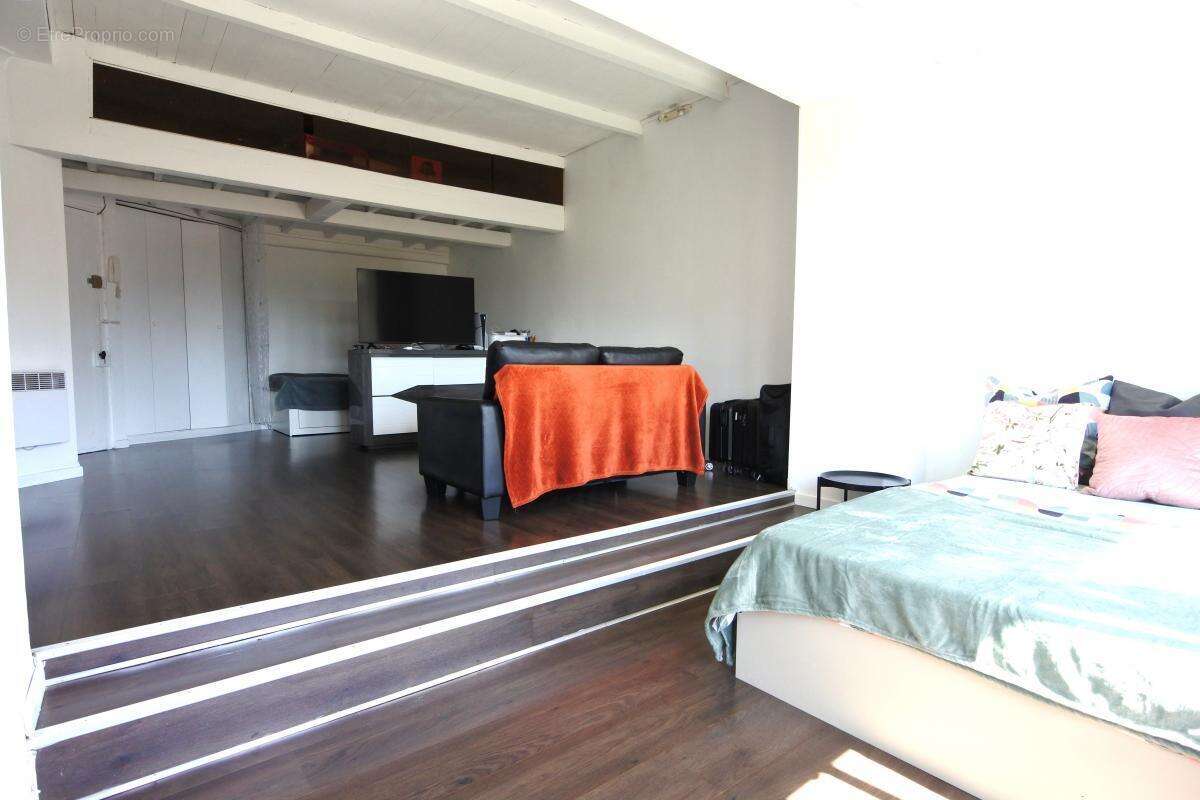 Appartement à MARSEILLE-3E