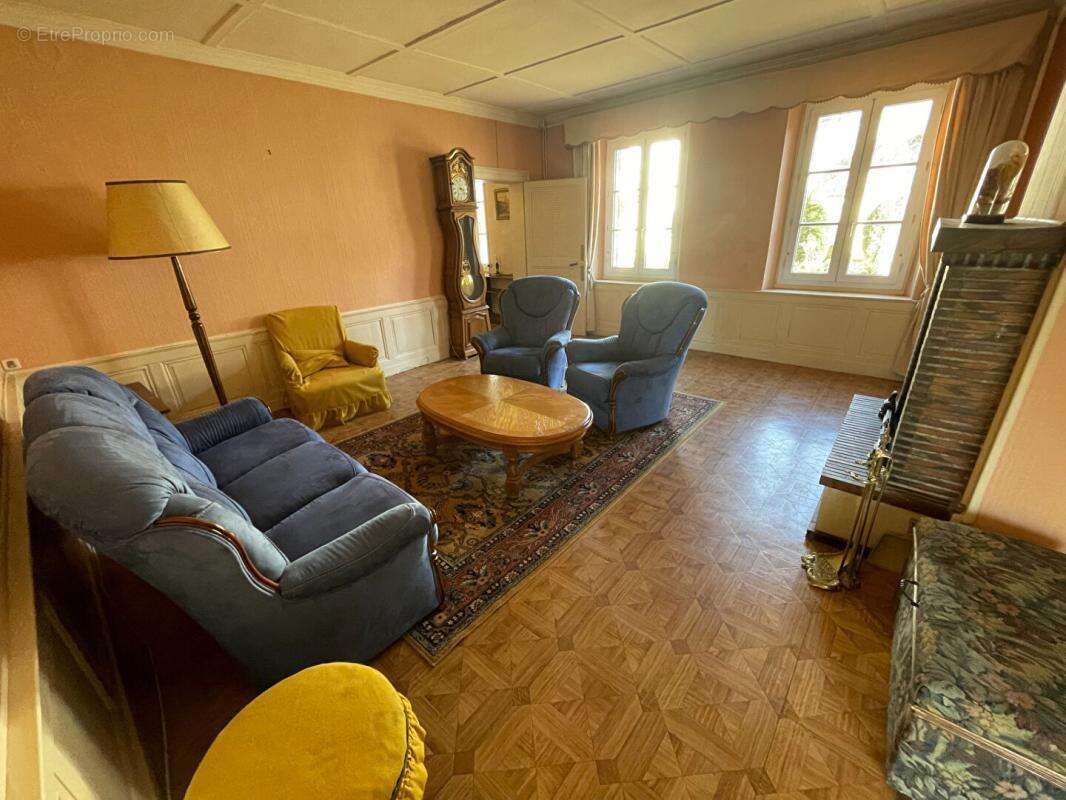 Maison à SAINT-PIAT