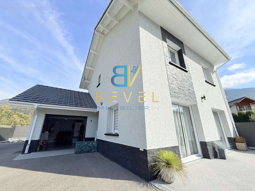 Maison à LA CHAMBRE