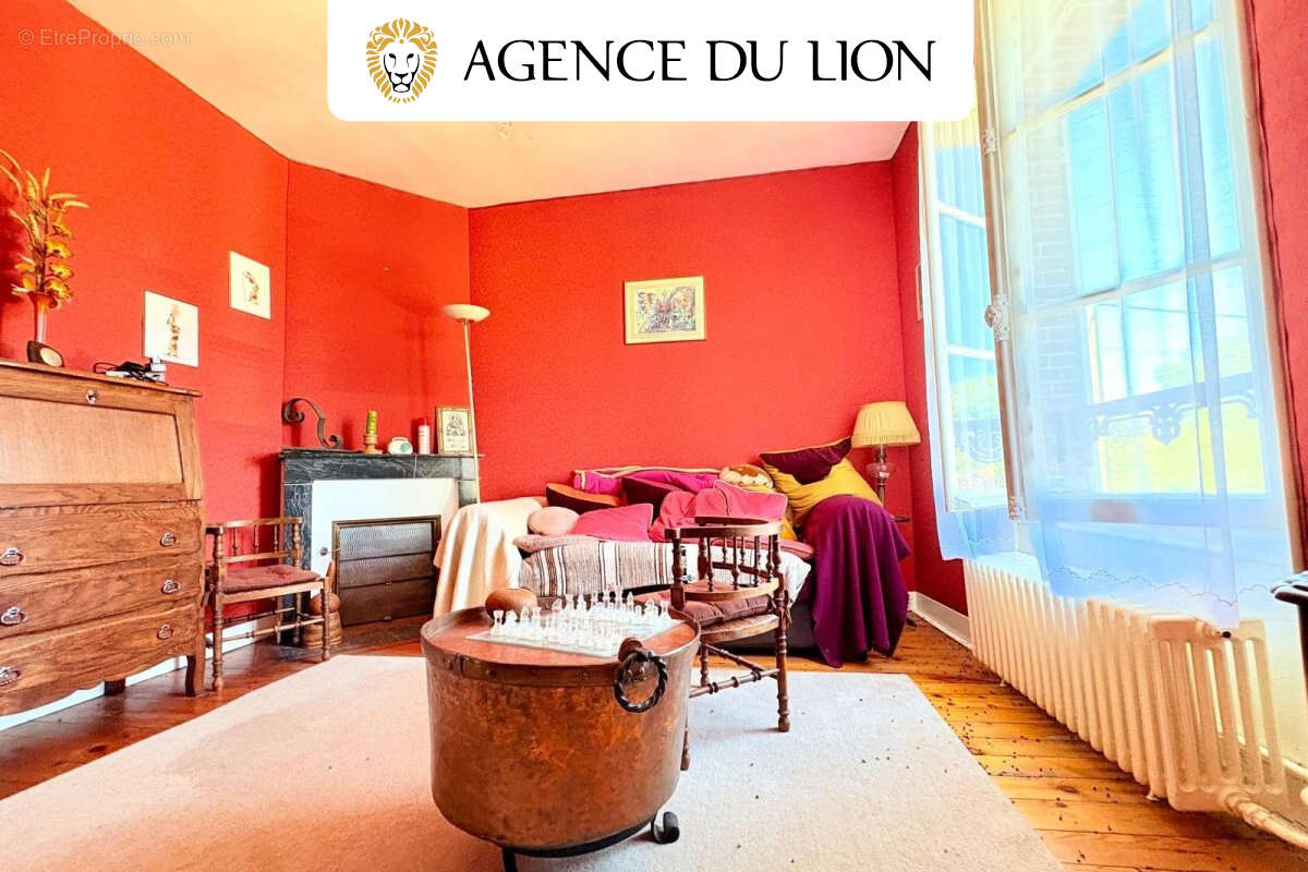 Maison à CHERISY