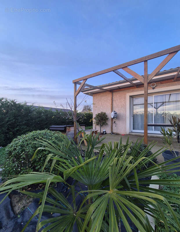 Maison à SAINT-CYR-SUR-MENTHON