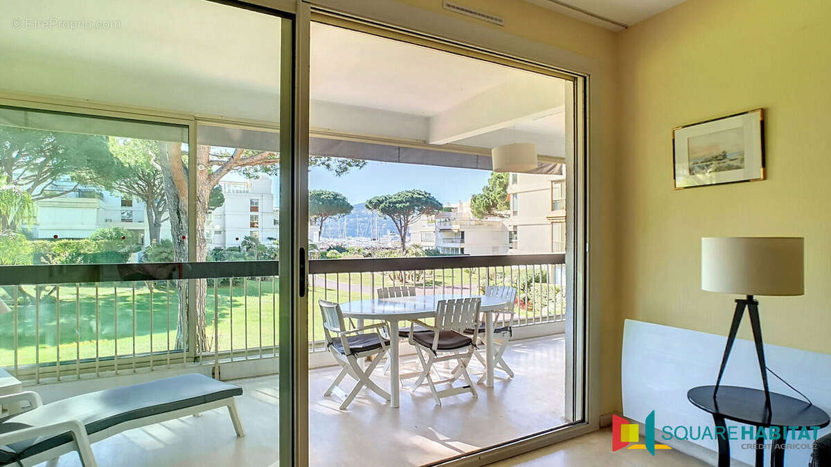 Appartement à MANDELIEU-LA-NAPOULE