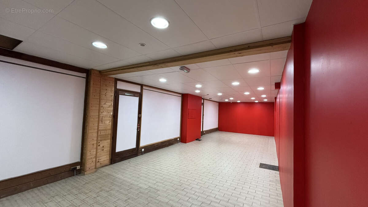 Commerce à TANINGES