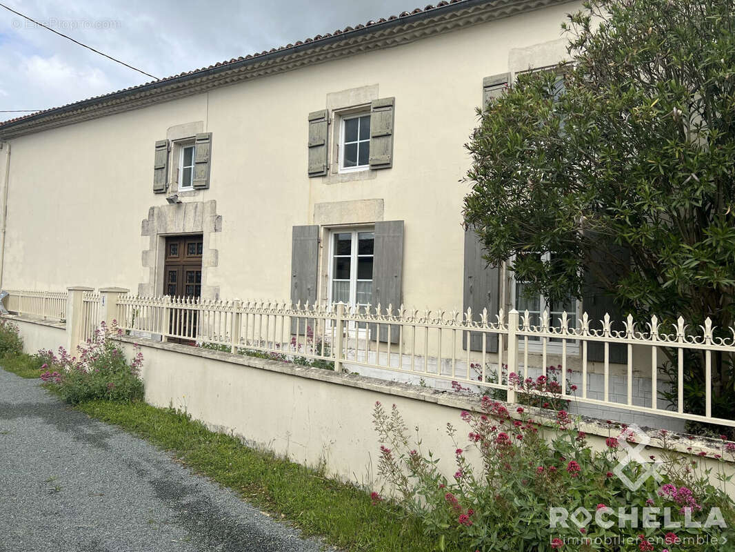 Maison à LOULAY