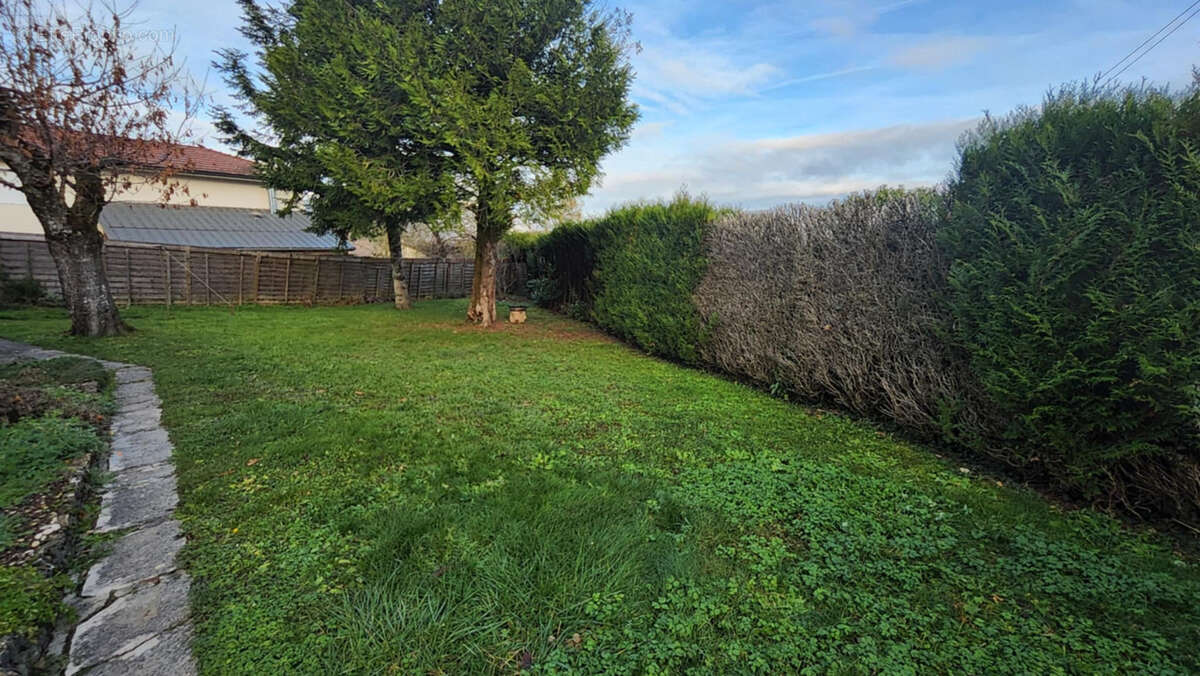 Maison à INJOUX-GENISSIAT