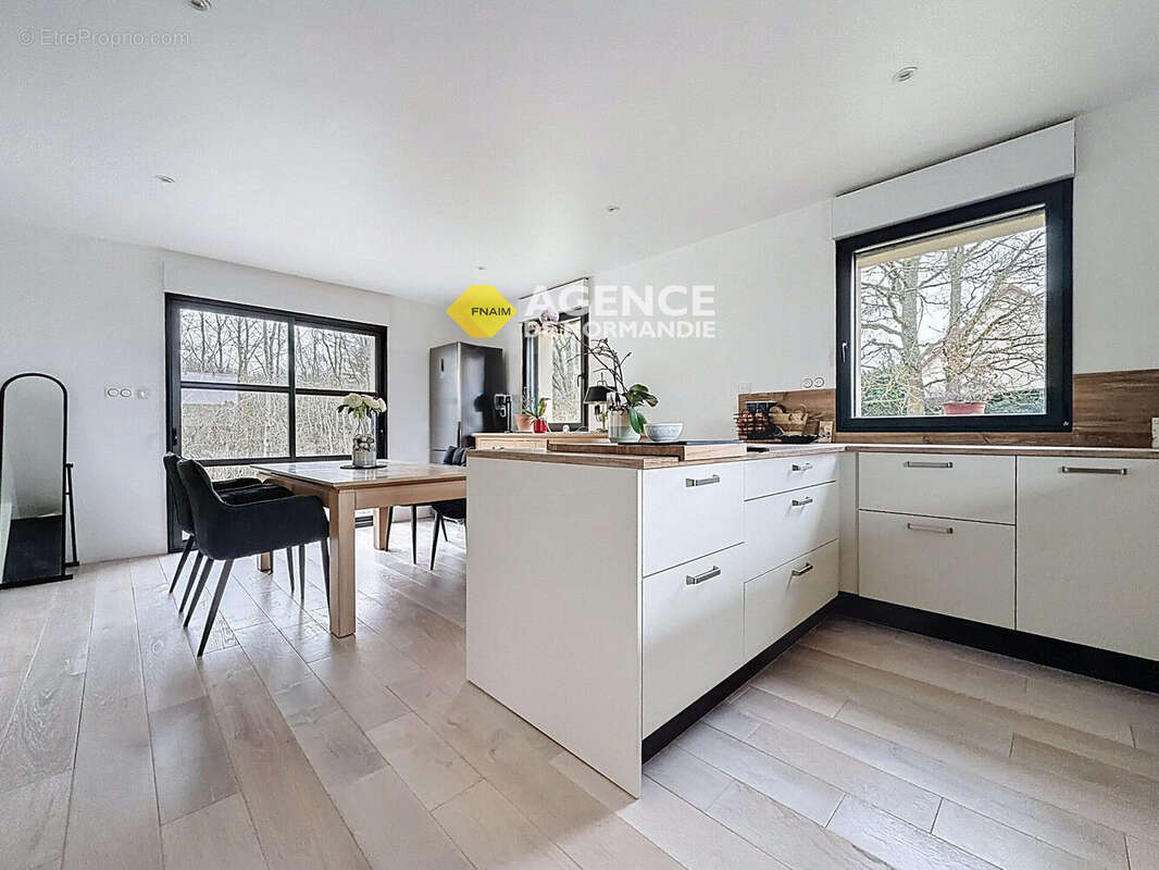 Maison à MONTREUIL-L'ARGILLE