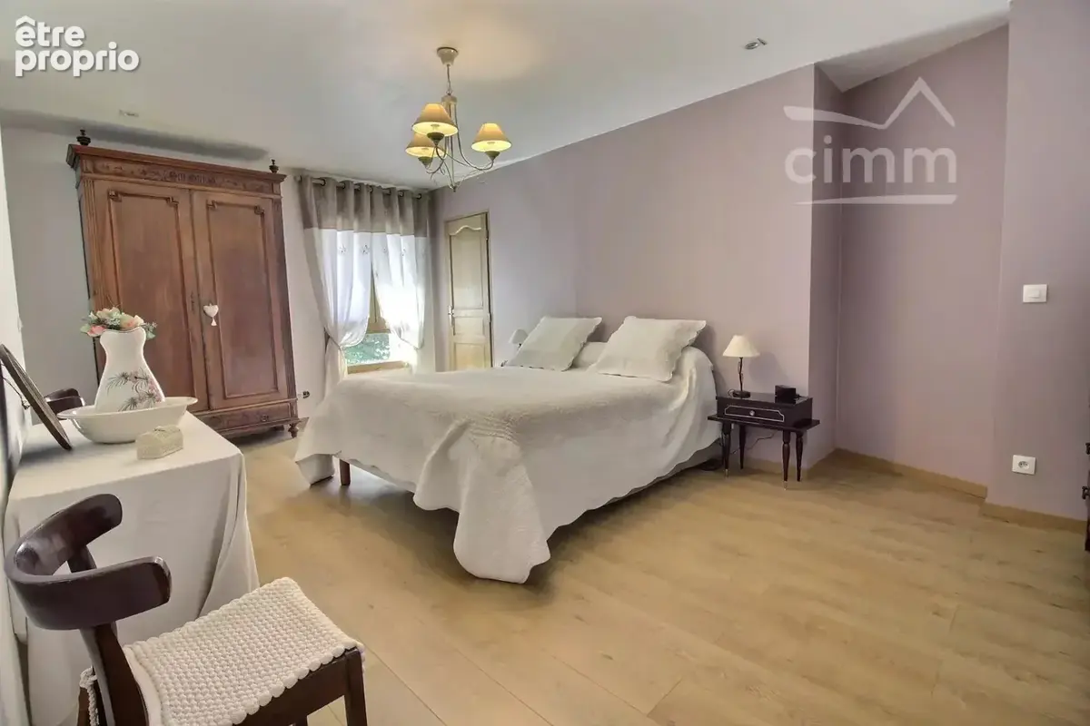 Ancienne bâtisse rénovée avec dépendances - photo 6