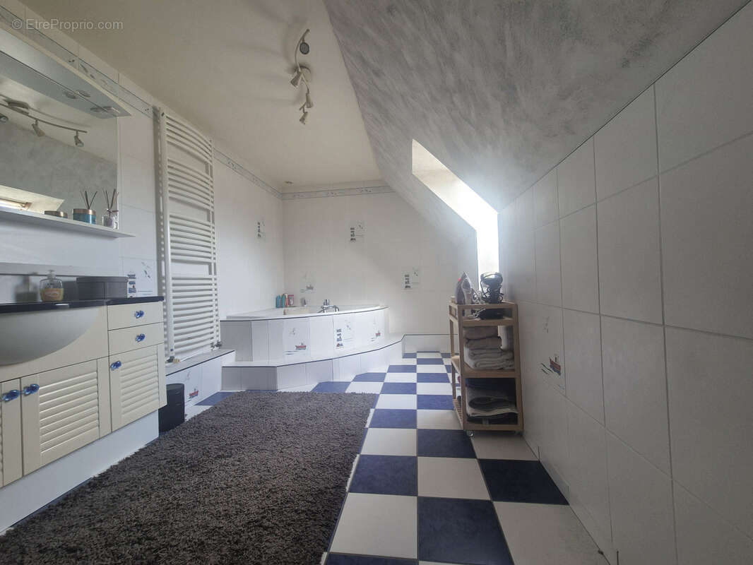 Maison à BOUAFLE