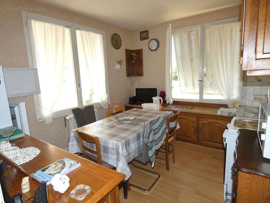 Maison 145 m2 / 2 appts / grange / terrain avec vue 3142m² - photo 7