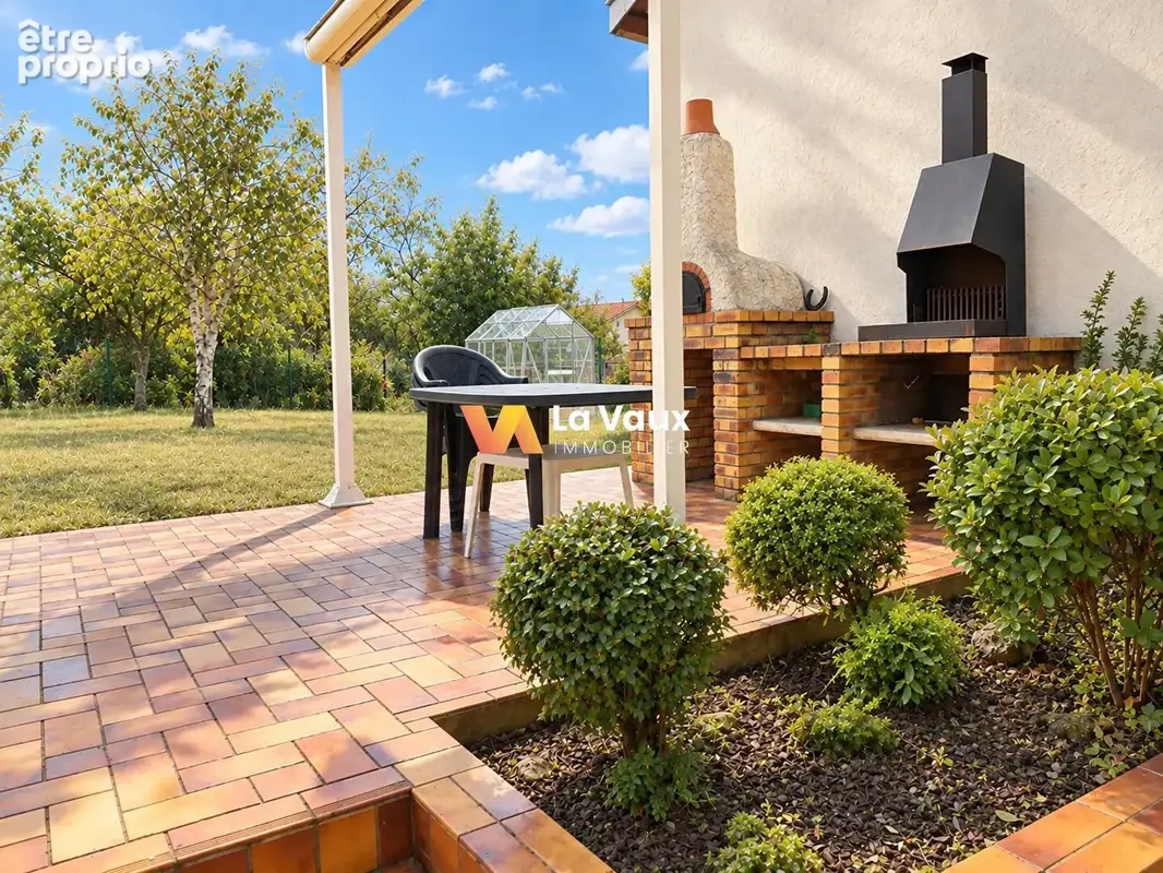THELOD, secteur XEUILLEY : grande maison de village 180 m² - photo 14